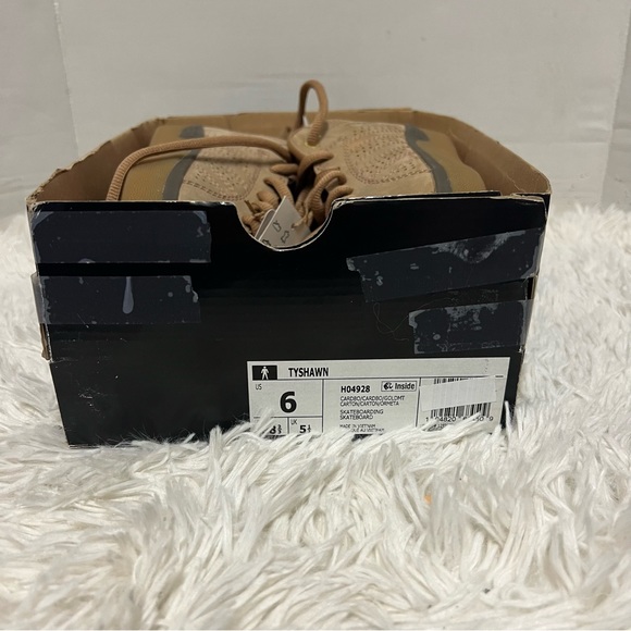 Brand new Adidas tyshawn jones shoes h04928 sz 6 suede - Picture 3 of 10